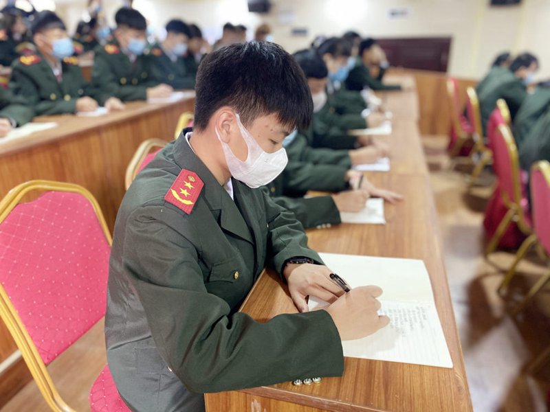 远离抑郁,拥抱健康——我校开展心理健康知识讲座