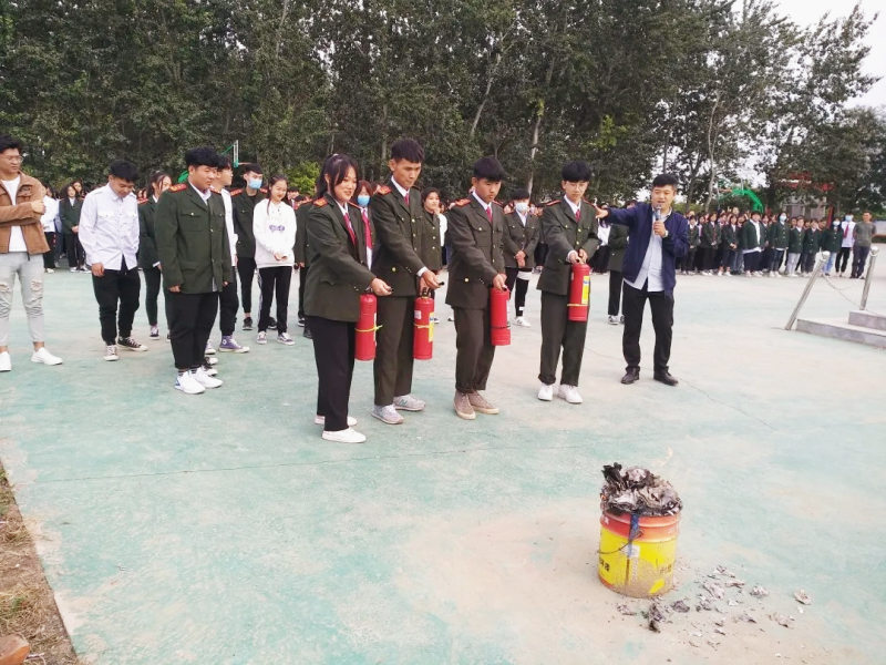 预防为主,安全第一 —— 我校进行消防知识讲座和演练活动
